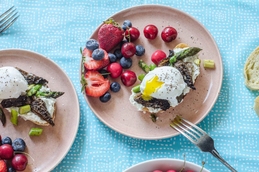 Ricotta Toast with Asparagus and Morels-1